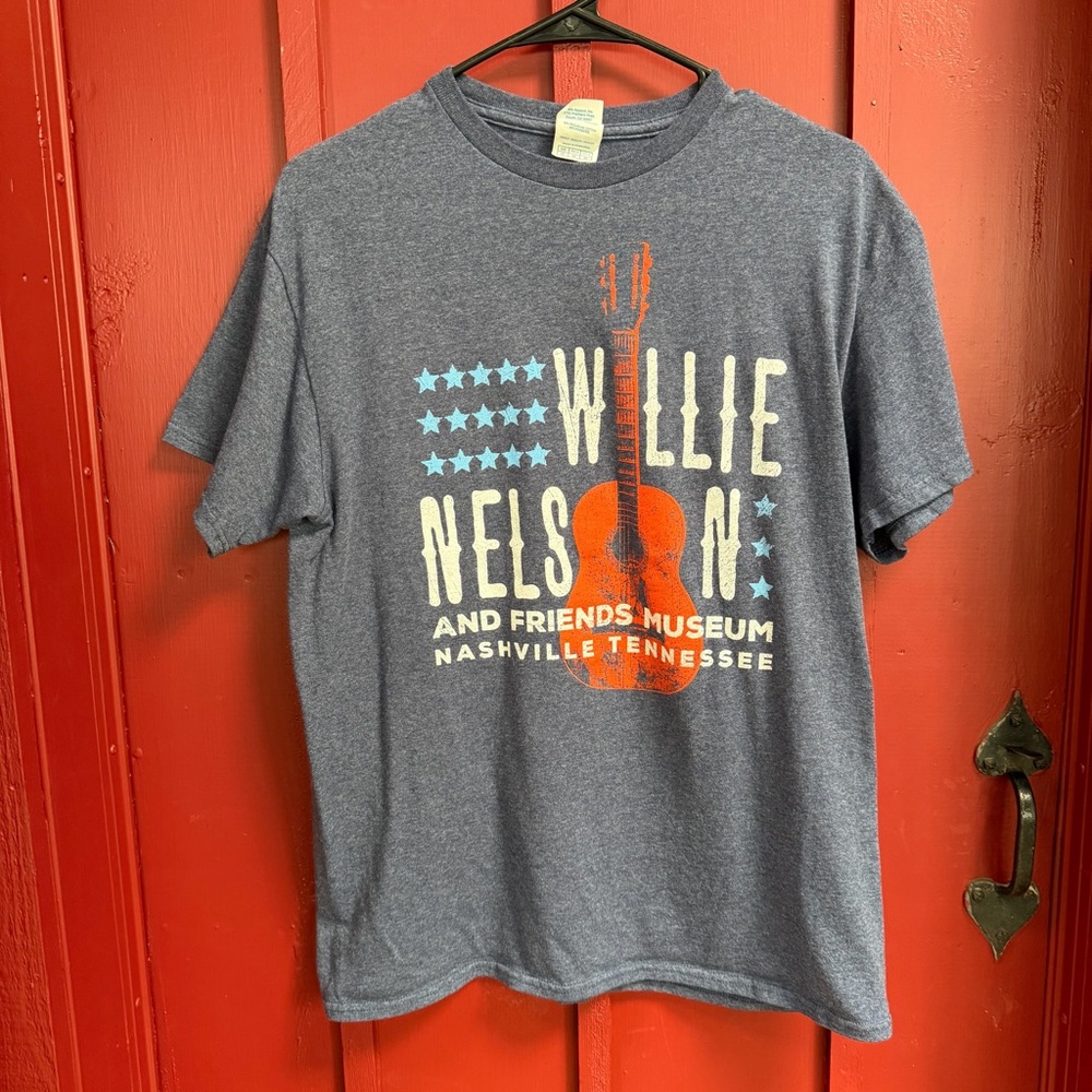 WILLIE Nelson Nashville Tee. Like NEW!